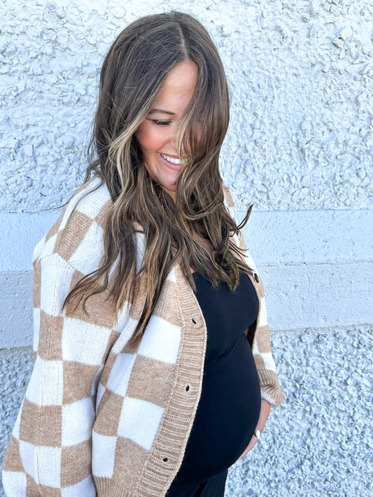 CHECKERED TAUPE CARDIGAN