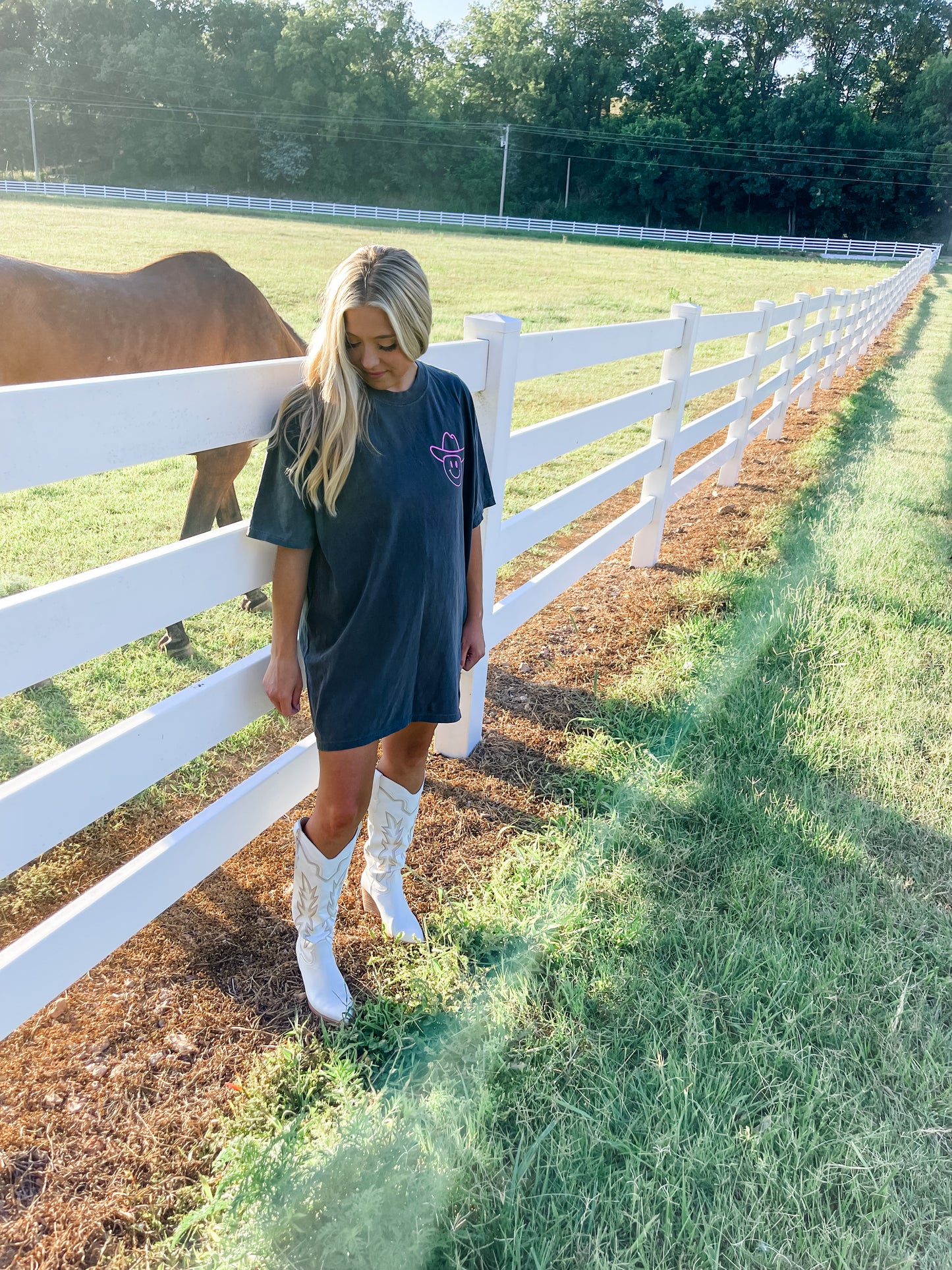 COUNTRY PEOPLE TEE